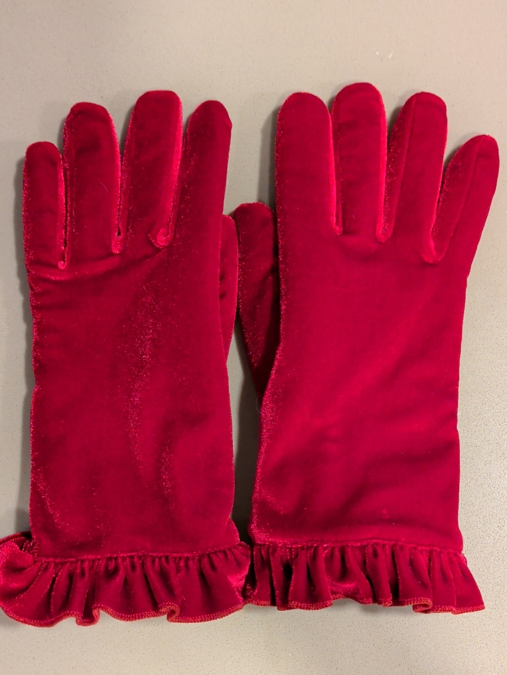 Thinsulate Women's Gloves Red Velvet Ruffle Cuff 40 Gram SZ M